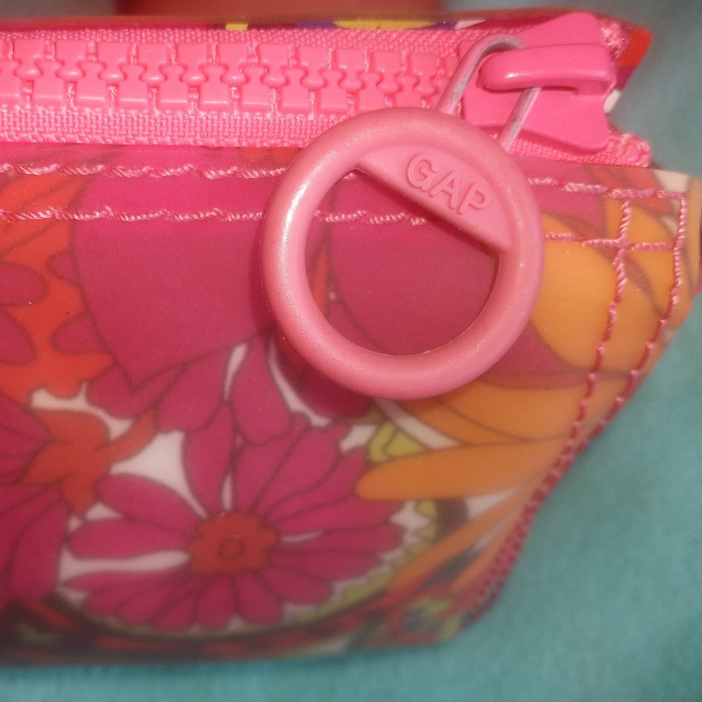 GAP Cosmetics/ Makeup Bag